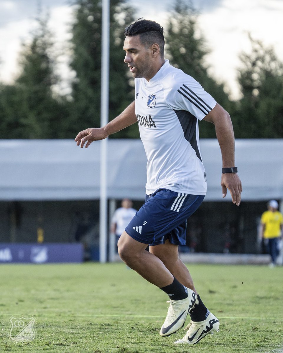 🤩9️⃣⚽️💙🙌 <a href="/FALCAO/">Radamel Falcao</a>