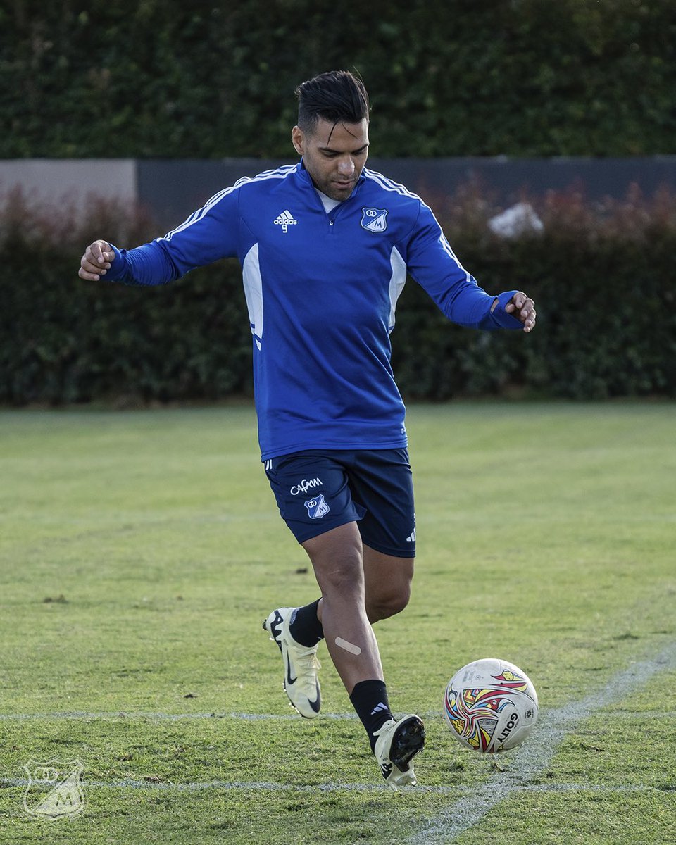 MillosFCoficial's tweet photo. 🤩9️⃣⚽️💙🙌 @FALCAO https://t.co/MFmQra6Cq8
