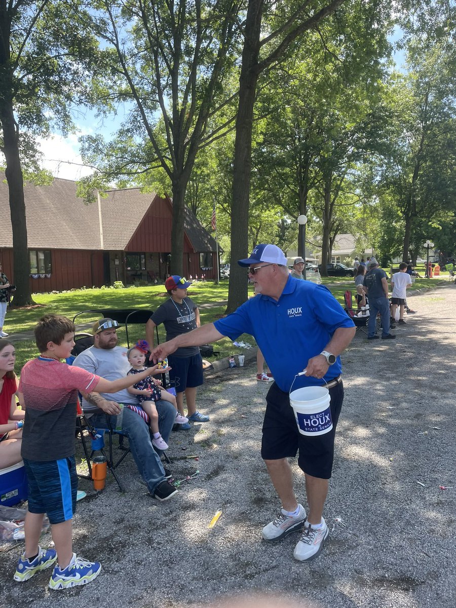 Dan Houx tweet media