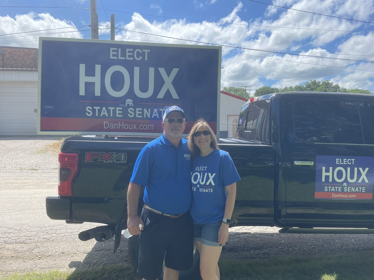 Dan Houx tweet media