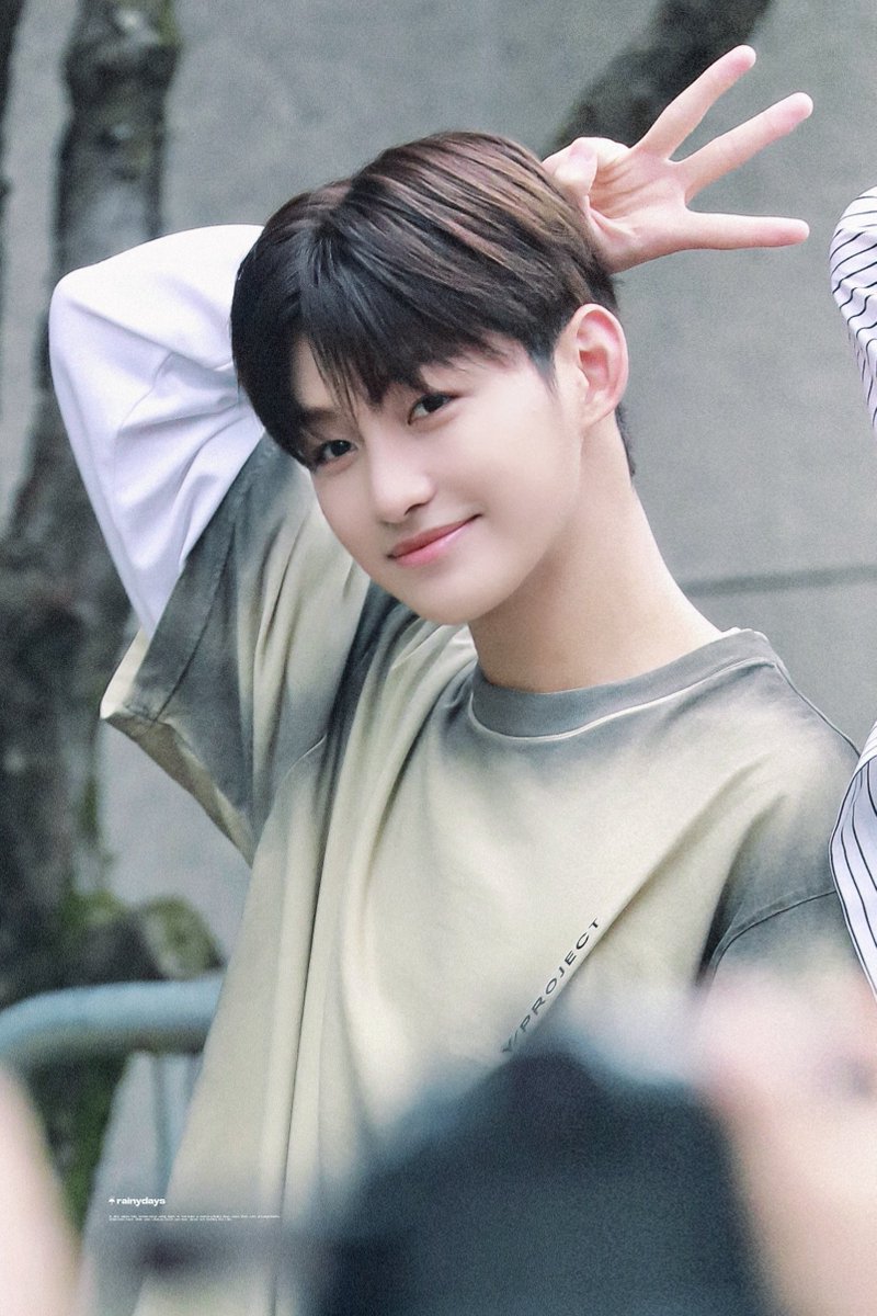 rainydays_hjh's tweet photo. 240705 뮤뱅출근
#JIHOON #지훈
 #TWS #투어스 https://t.co/ytsiKqdp6I