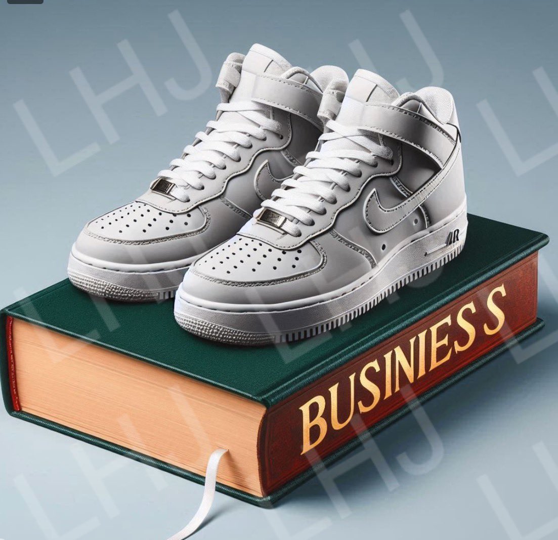 LH009's tweet photo. Standing on business https://t.co/RxKuANDwHV