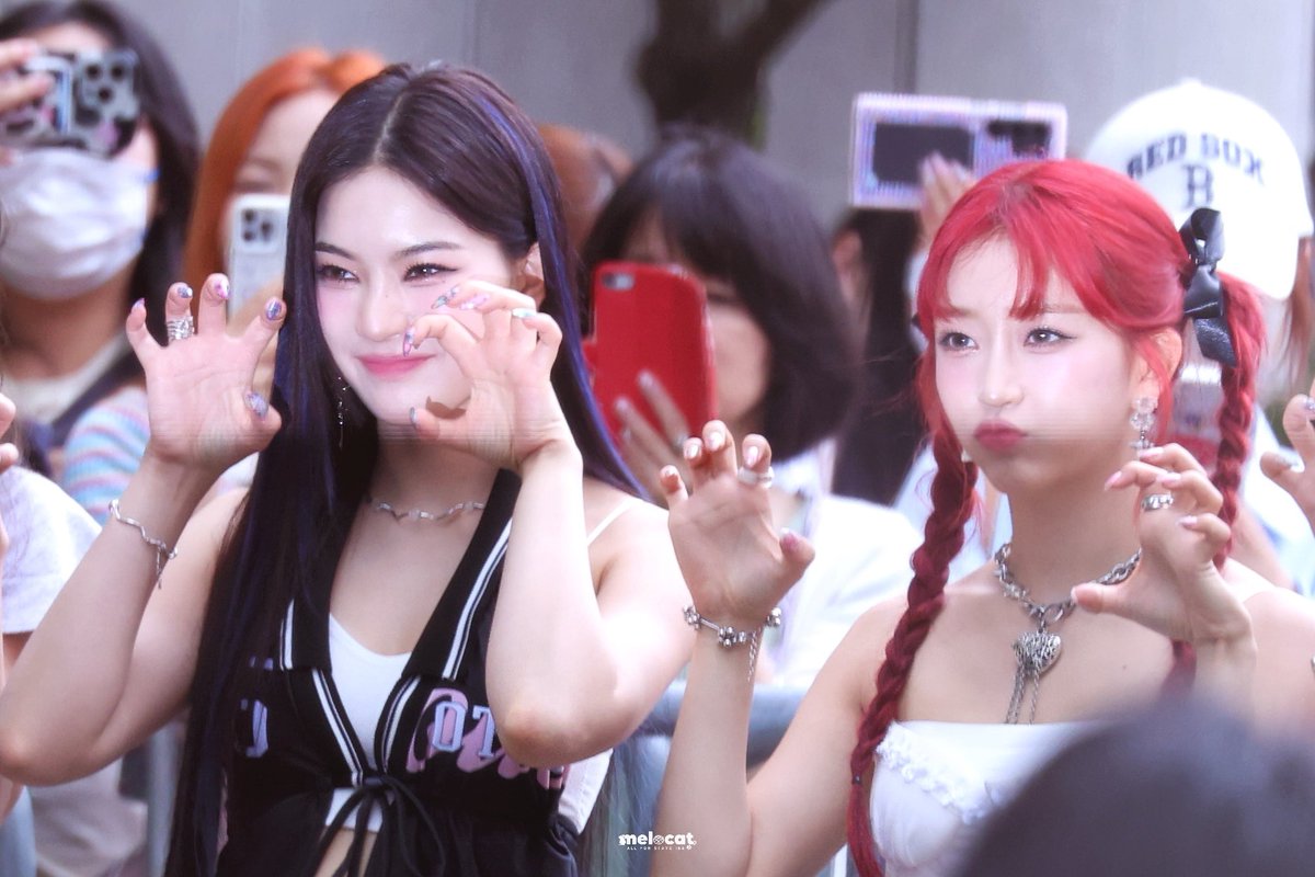 melocat0123's tweet photo. 240705 뮤뱅출근

#STAYC #스테이씨 #아이사 #ISA #수민 #SUMIN #윤 #YOON https://t.co/xblTLXRhWp
