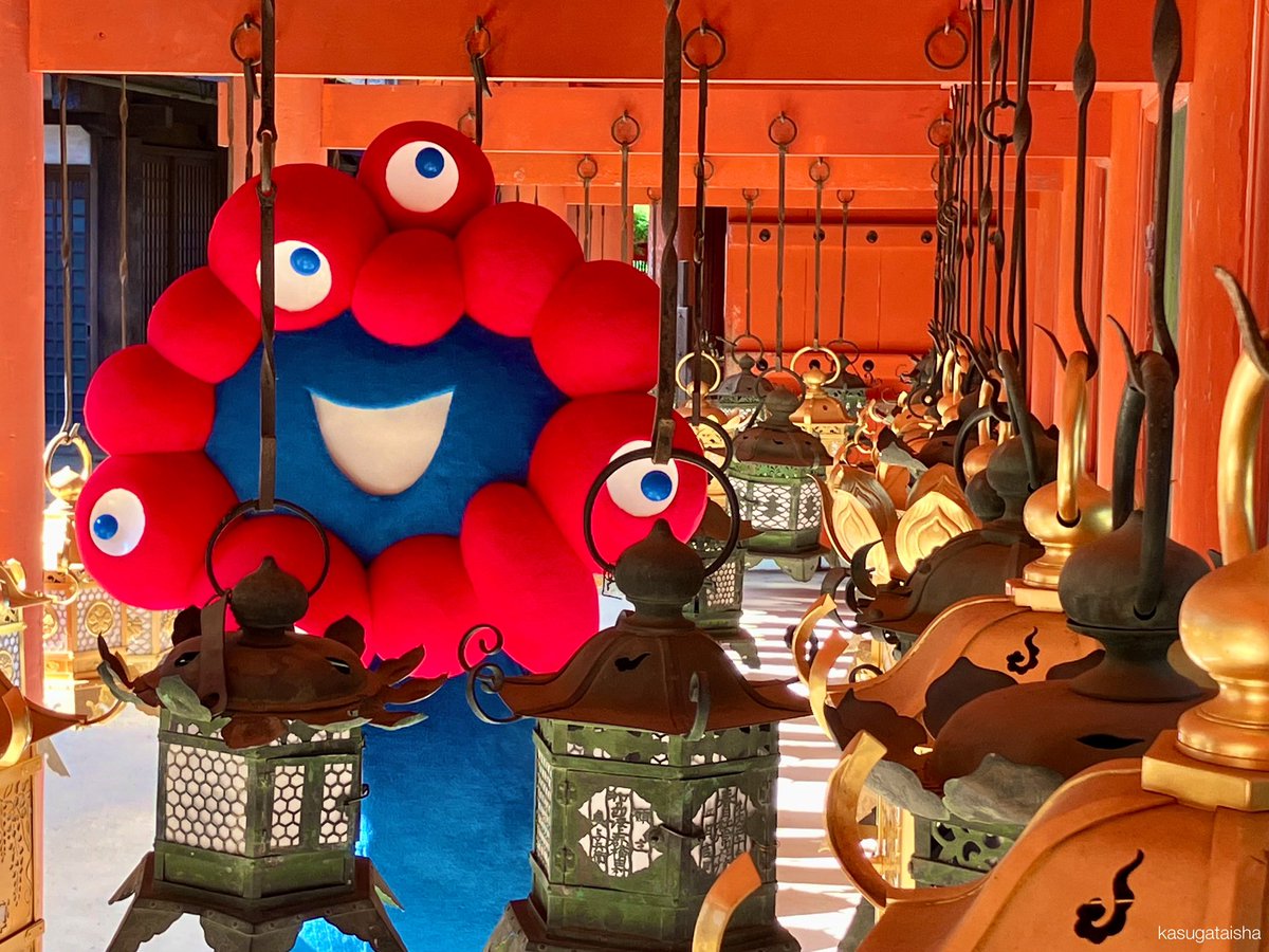 KASUGASHRINE's tweet image. ミャクミャクさんの赤と青が苔の緑に映えていました。

今後大阪・関西万博公式Webサイトで使われる予定だそうです。

#ミャクミャク #大阪・関西万博