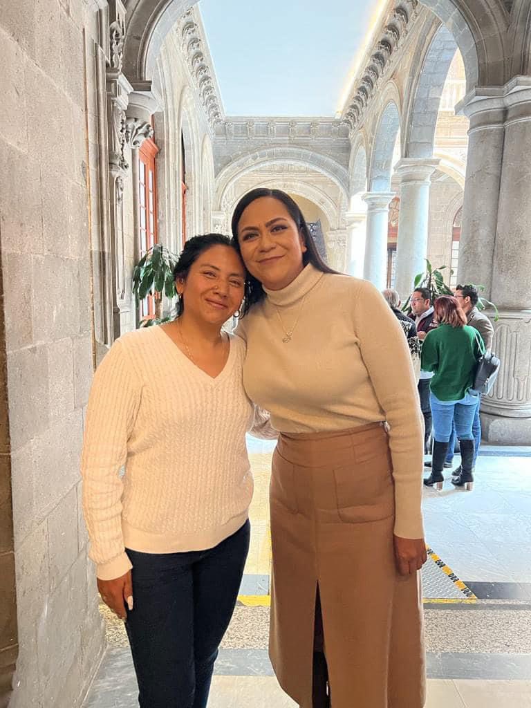 Quiero felicitar a mi compañera y amiga <a href="/A_MontielR/">Ariadna Montiel Reyes</a>, quien ha realizado un extraordinario trabajo al frente de la Secretaría de Bienestar del Gobierno de México y quien hoy fue nombrada por la Presidenta electa, Dra. <a href="/Claudiashein/">Claudia Sheinbaum Pardo</a> para continuar desempeñando tan loable tarea.

Te