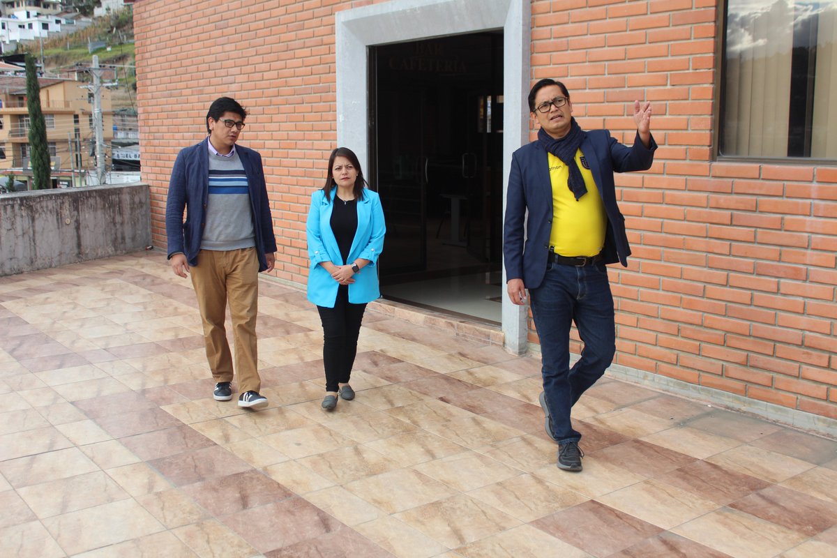 ISTAustro's tweet image. #InformaTEC | ✅Recibimos la visita de Carolina Villalba, Subsecretaria General de @EduSuperiorEc 
Constató de primera mano el trabajo práctico que realizan los estudiantes de las diferentes Carreras.

Más información en nuestra página web👇🏼
bit.ly/3L9PF1k