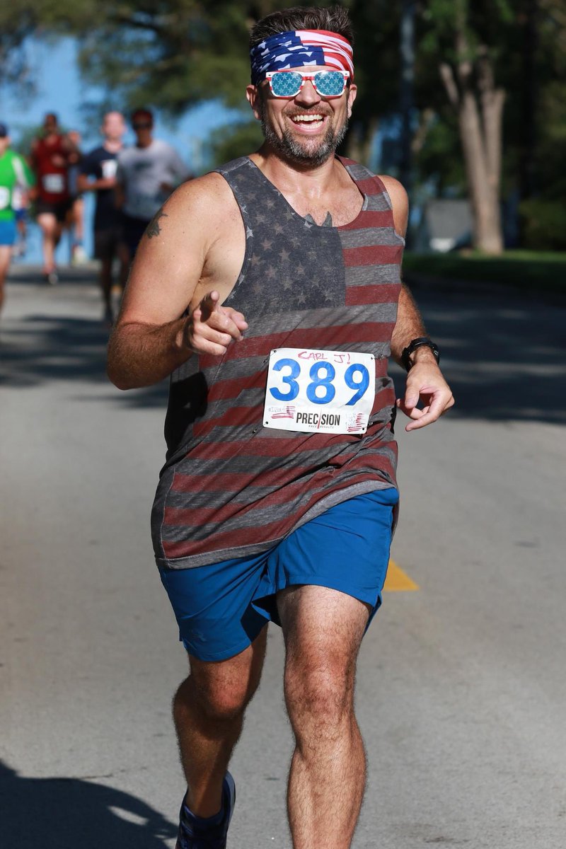 IRanWithCarl's tweet photo. @FeastNFeathers @RalFunRun04 This Guy. https://t.co/Fv03dTsDDN
