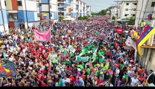 Los hijos del Saman de guere hoy demostramos amor, compromiso y lealtad con la revolución de Chávez, con la alcaldesa <a href="/johanitakenpo/">Joana Sánchez</a> en Turmero Gana Nicolas Maduro.

<a href="/NicolasMaduro/">Nicolás Maduro</a>

#VenezuelaVaConTodo #MariñoConMaduro 

#ComunicadoresLegislativo