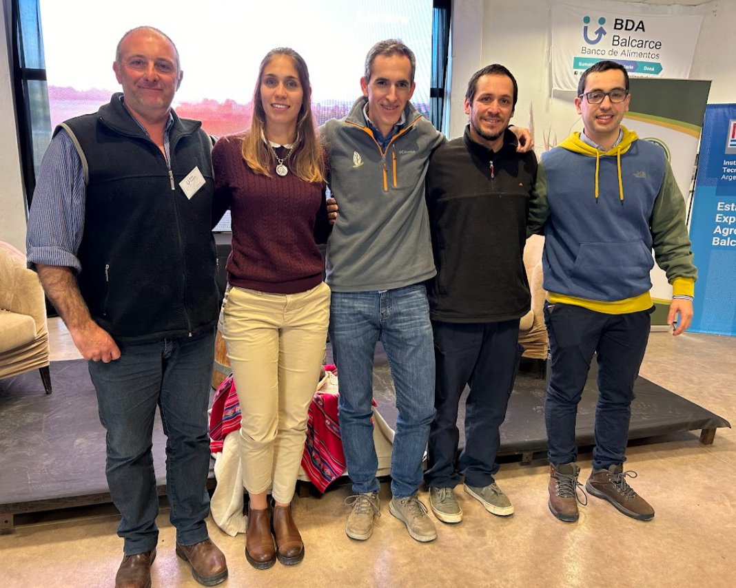 Juan Edwards Molina (@juanchiem) on Twitter photo Un gusto de poder aportar nuestro granito de arena en la jornada del Banco de alimentos de Balcarce con estos colegas amigos! <a href="/garciaf_nutri/">Fernando Garcia</a> <a href="/esmangrullo/">Esteban Bilbao</a> <a href="/Nacho_Rodr__/">Nacho Rodriguez</a> clarita_moises! Un gusto de poder aportar nuestro granito de arena en la jornada del Banco de alimentos de Balcarce con estos colegas amigos! <a href="/garciaf_nutri/">Fernando Garcia</a> <a href="/esmangrullo/">Esteban Bilbao</a> <a href="/Nacho_Rodr__/">Nacho Rodriguez</a> clarita_moises!
