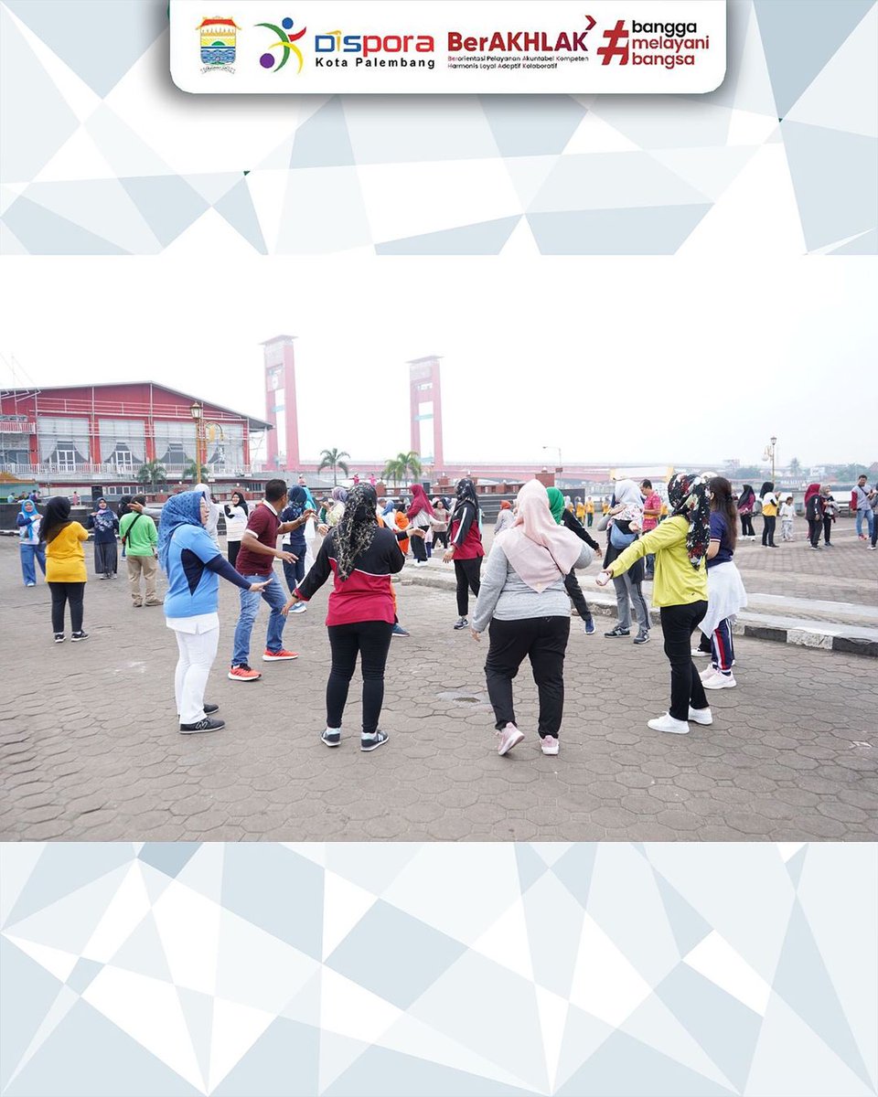 Senam Bersama OPD Pemerintah Kota Palembang 

#DisporaKotaPalembang
#PemudaMajuOlahragaJaya