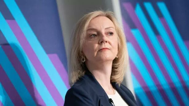 MichaelTakeMP's tweet image. Pray, wherefore art thou?
Liz
Moggy
Penny
Grant
Merce
Fabby
All gone
Lost
Bunty just weeps &amp;amp; won’t get out of bed
Ramrod our lab just whines
Jill hasn’t opened the village shop
I sit alone
In the dark
Just me fiddling restlessly with my conkers
We are beaten.
#BritainHasFallen
😔