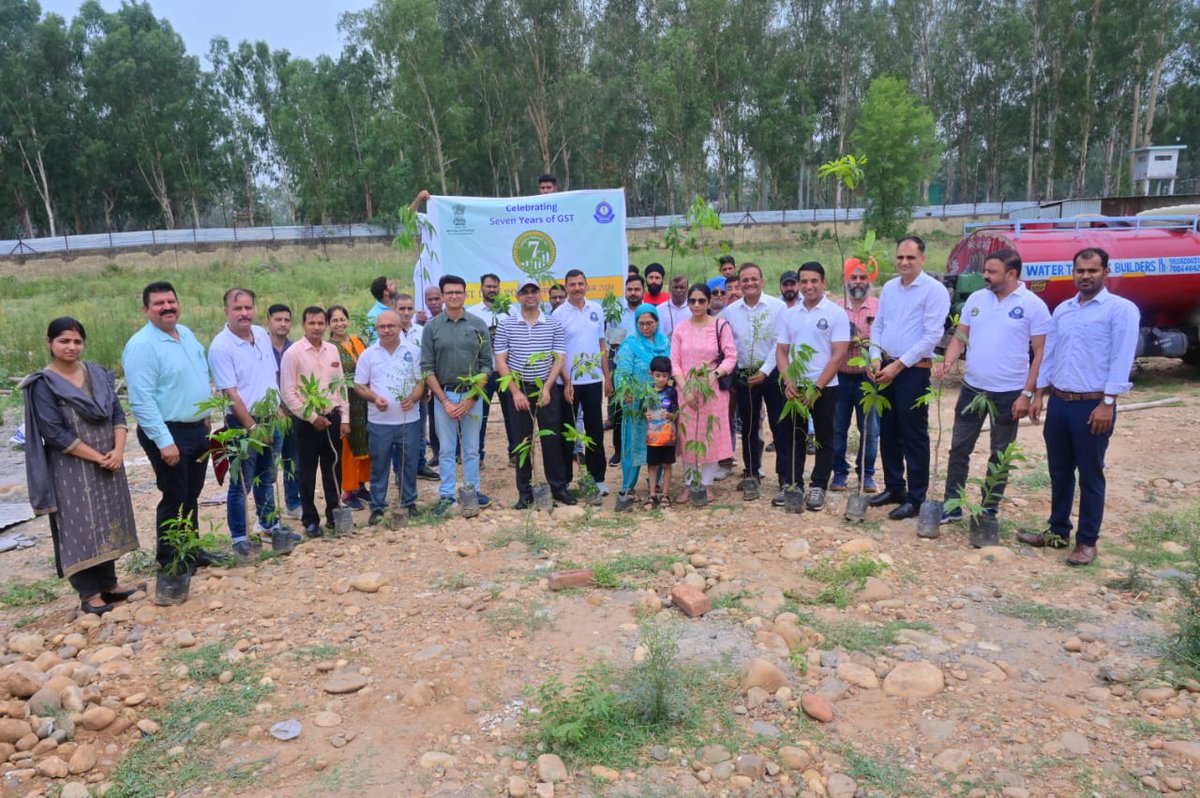 CgstJammu's tweet photo. Officers and staff of Central GST Jammu participated in tree plantation drive as part of GST day celebration conducted by Central GST Jammu(Venue: Upcoming office and residential complex at Bantalab, Jammu). https://t.co/ZB5cfDmdiN