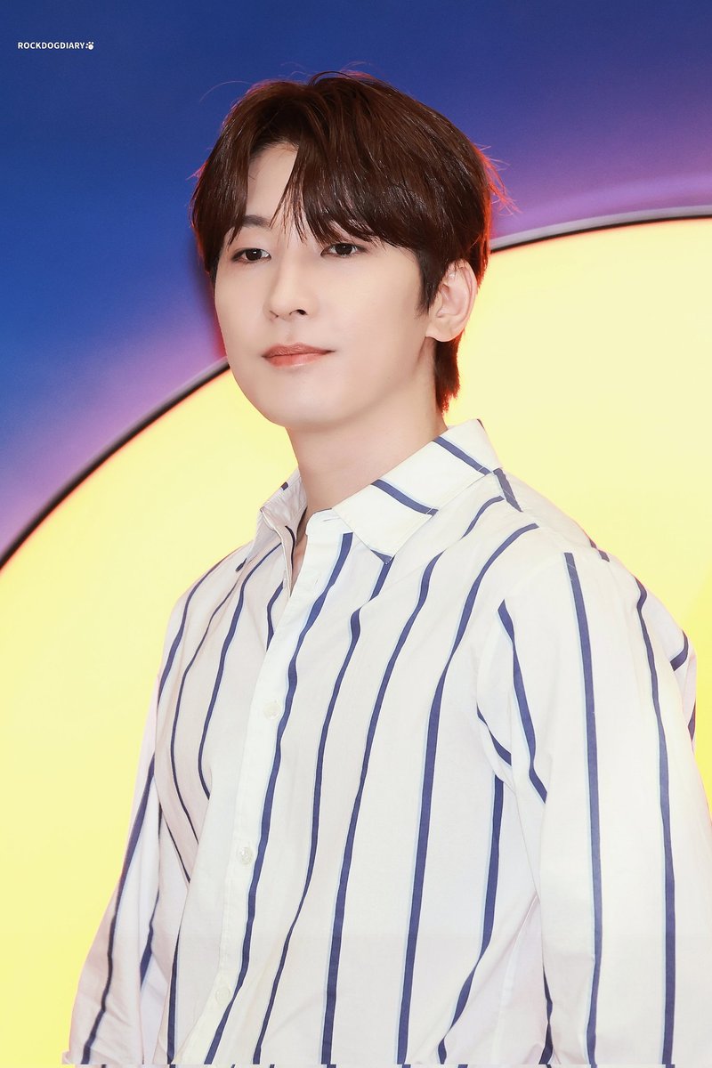 rockdogdiary's tweet photo. ς(⚯)240704
🐱
#원우 #전원우 
#WONWOO #ウォヌ
#세븐틴 #SEVENTEEN https://t.co/0xBdBEz7mY