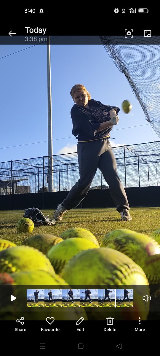 AlyssaCharter's tweet photo. Got my new Easton Ghost Unlimited. Pitty we are a washout for the weekend. Oh well. Now just having a hit and dodging the slippery ground and puddles under the lovely blue sky https://t.co/cIuK1WsPxn