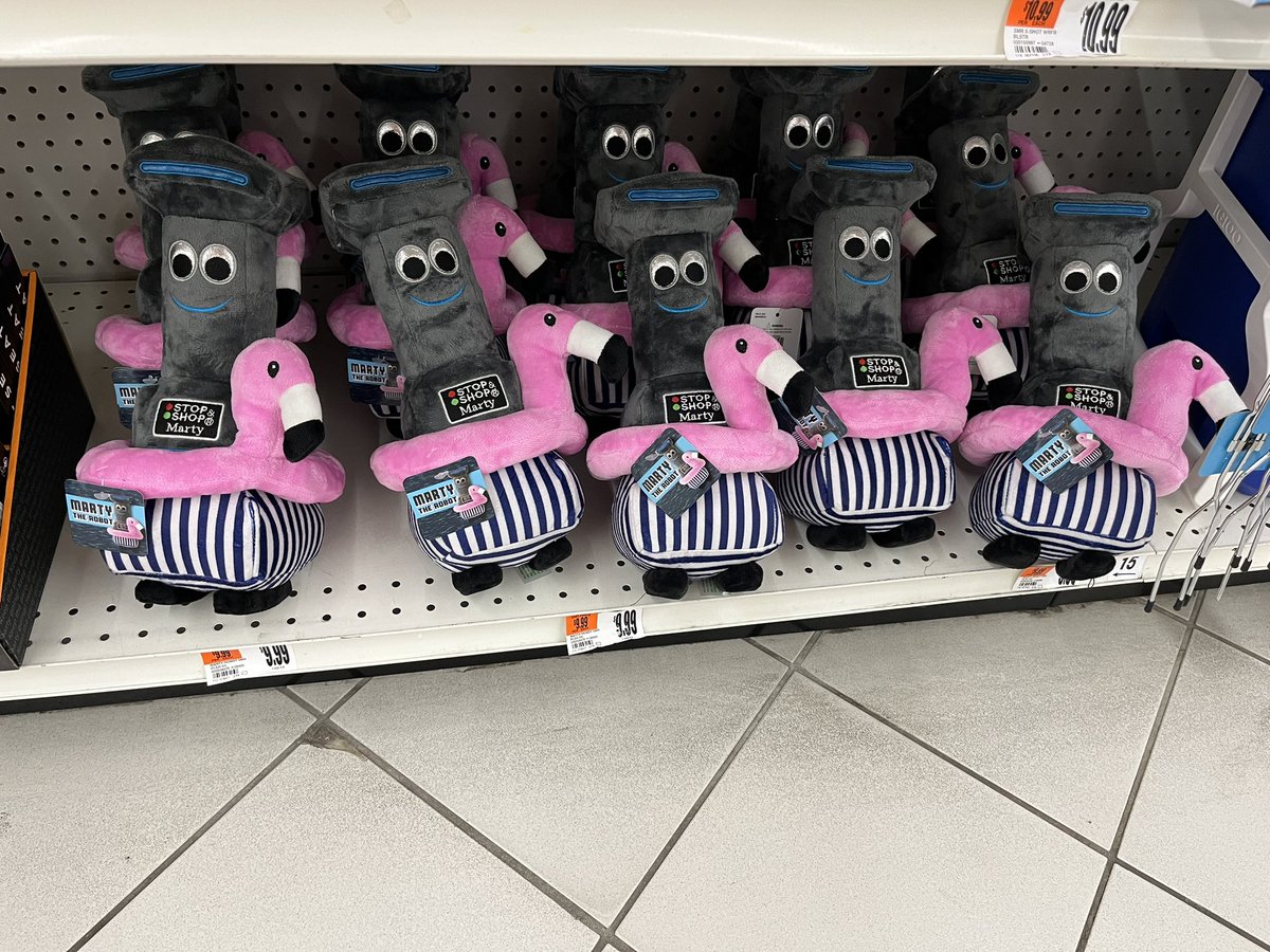 Barcheddy's tweet image. @StopnShopllc These aren’t sellin for some odd reason. #martyrobot