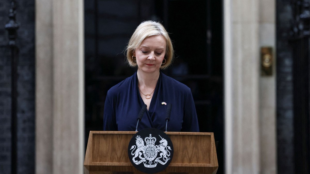 Wow.  Liz Truss loses her seat, Prime Minister less than two years ago.  A 43% drop in vote share.  From over 35,000 votes in 2019 to less than 12,000 today.  Wild!

#GeneralElections2024 
#ModernStudies