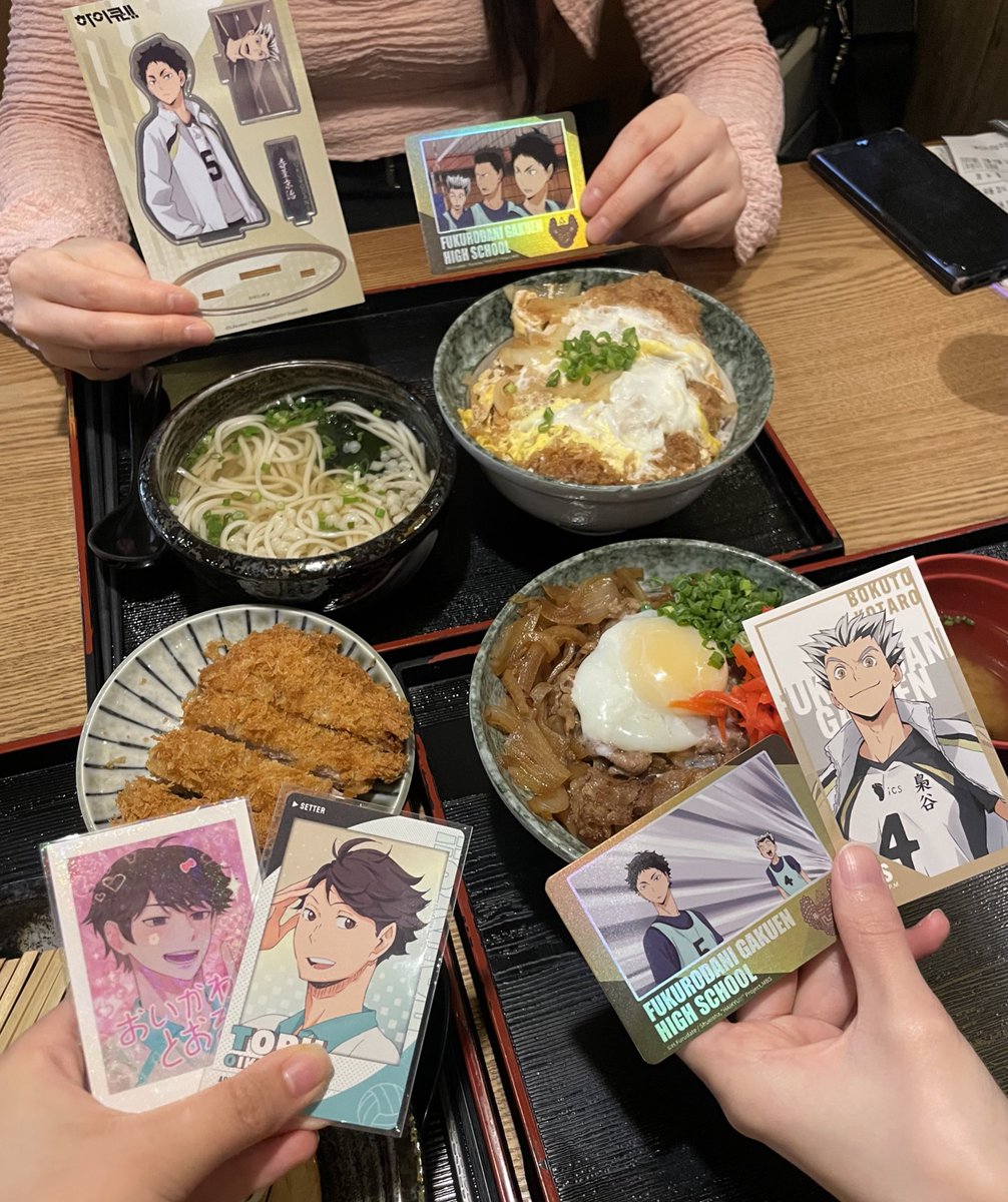 HQbapuri's tweet photo. 드.디.어. 팝업 다녀와봣습니다
이 사람들이랑 예절샷 찍은 게 얼마만인지..
툭하면 품절인 게 아쉽지만 재밋엇더용 https://t.co/lj3INGHzzB