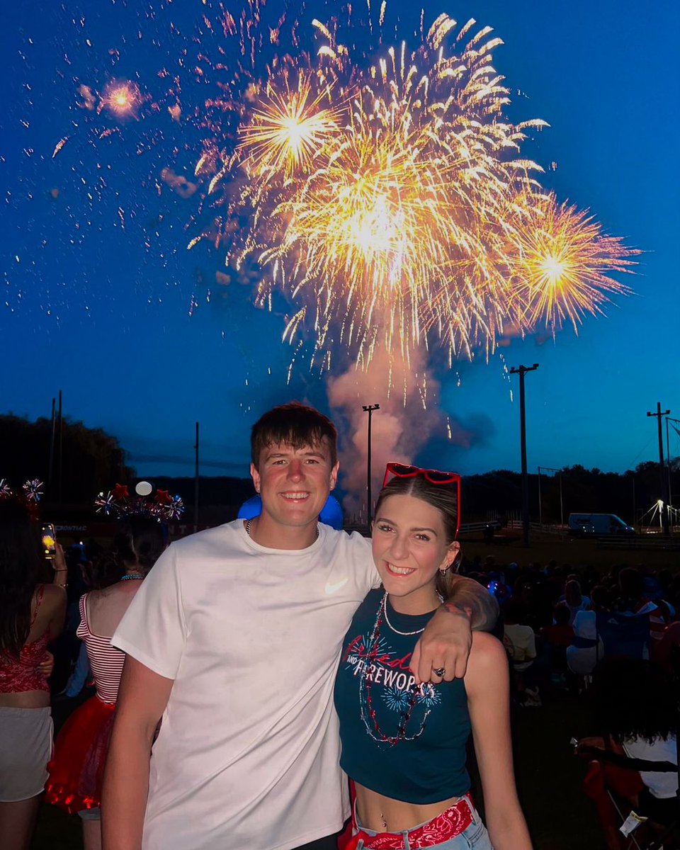 CampAmericaNZ's tweet photo. Happy fourth of July! 🎆🎆

#campamerica #summercampcounsellor #campamerica2024 #campamerica2023 #summer #summercamp #travel #campamericainternational #gapyear #oe #summer #campamericanewzealand #campcounsellor https://t.co/QVGvUoqibv