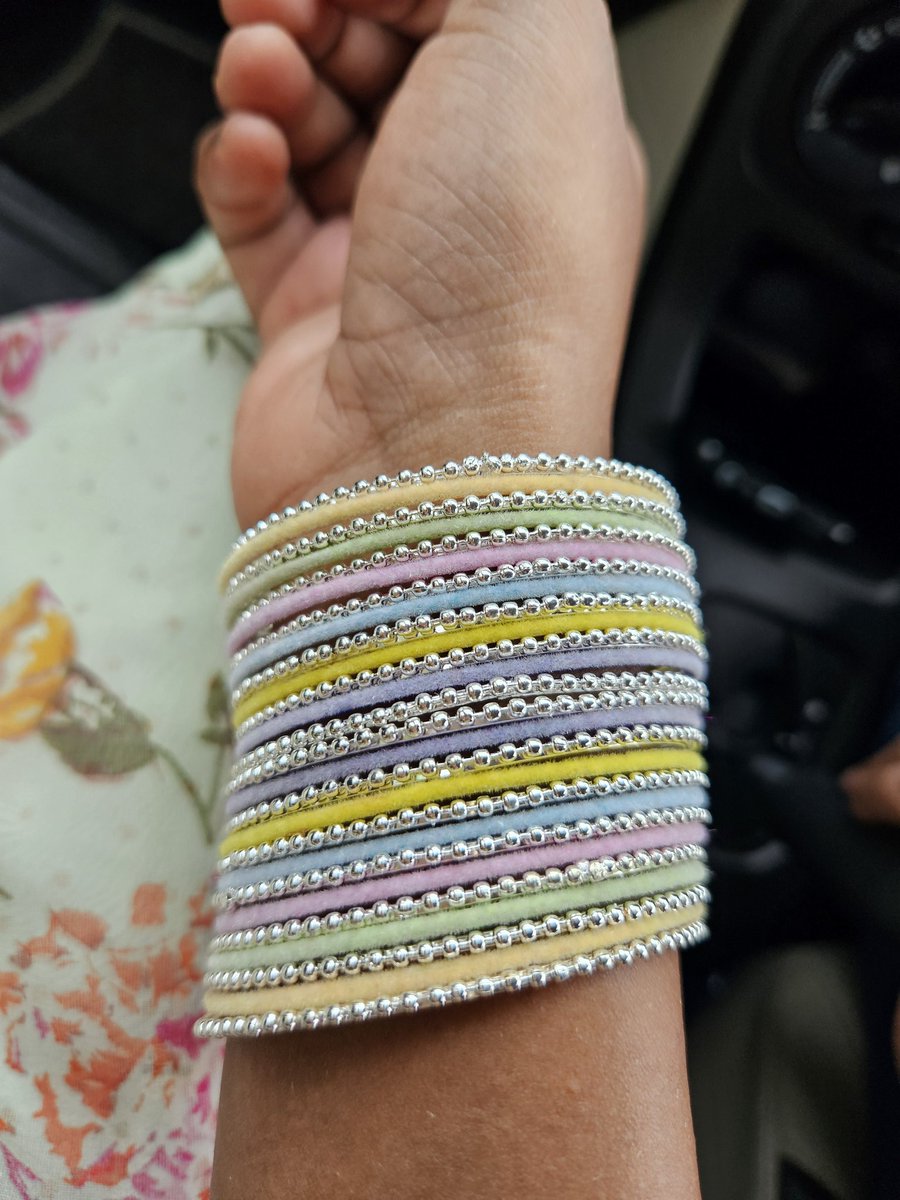 Gayathri_Nathan's tweet photo. #FunctionModeOn
#100RsBangleSetFromHyderabad https://t.co/nPCB1y7Cdh
