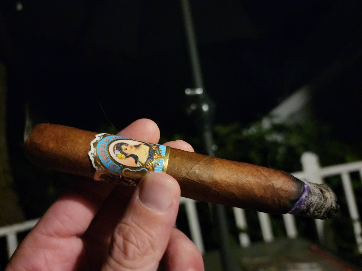 JDittyDesign's tweet photo. Enjoying another one from these folks to the sound of fireworks in my neighborhood. Cheers!
#cigar #currentlysmoking https://t.co/LpRBZBMAEY