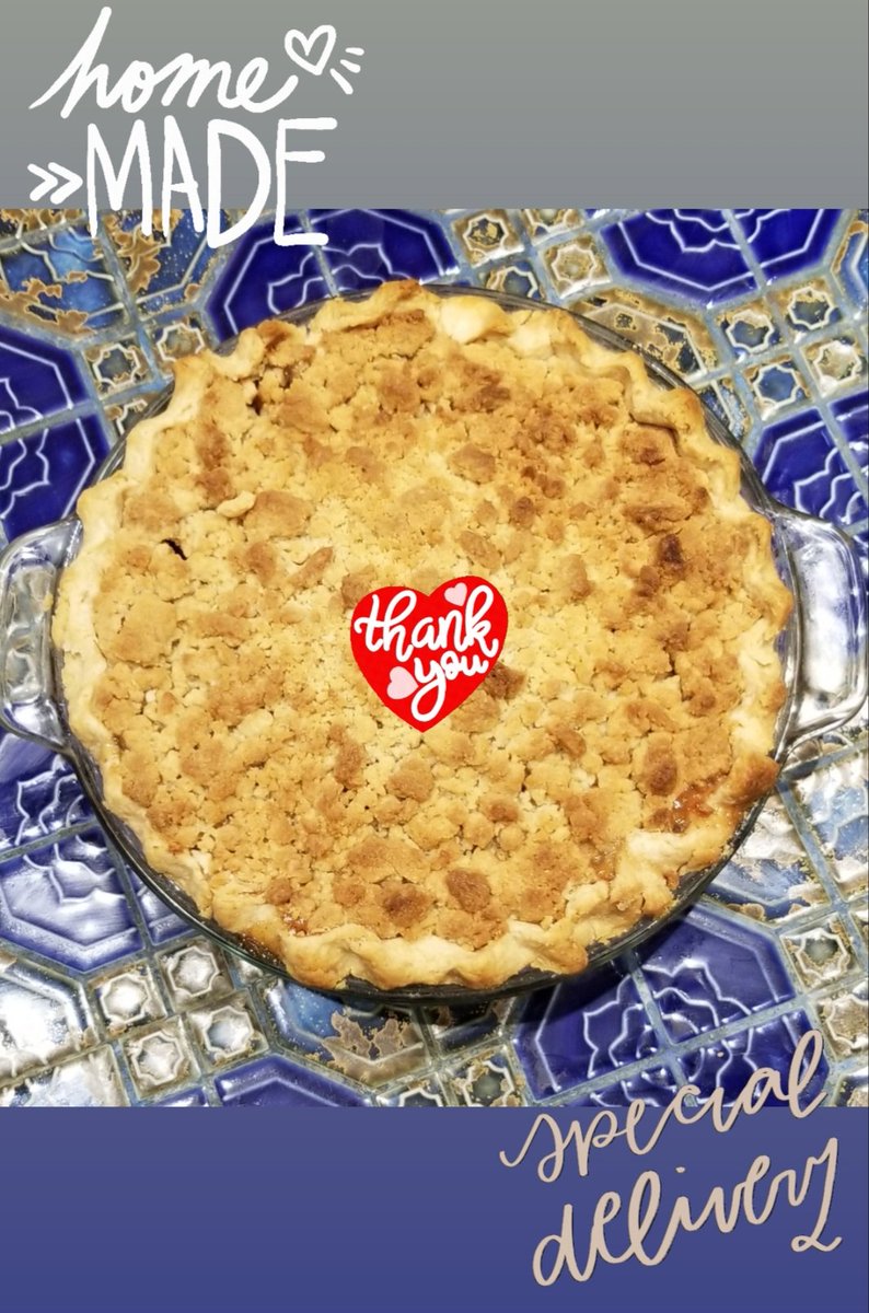 MoiSanDiego's tweet image. 🍎🥧 Homemade Completely From Scratch with Homegrown Apples 🥧🍎 My Friend Drooped Off an Apple Crumb Pie to Us Today 🥧🍎 Thank You So Much❣ Feeling So Special❣