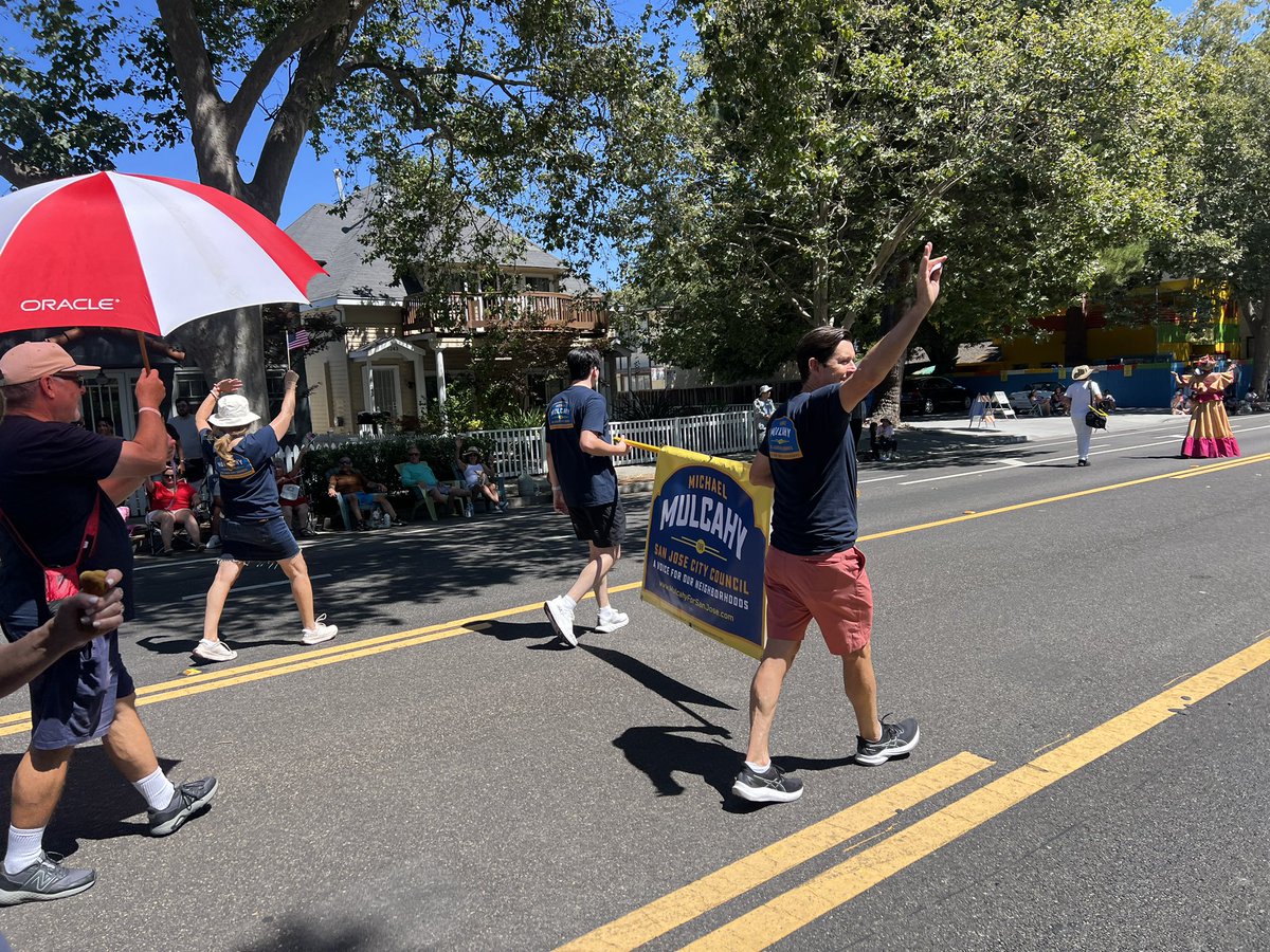 chrisroth408's tweet photo. Great day walking with Team @mulcahyforsj in San Jose’s Rose, White & Blue Parade! Thanks to all the organizers for putting on such a fun & festive event. Happy 4th to all! 🇺🇸 🇺🇸 🇺🇸 #SJD6 https://t.co/Olpy3efzu5