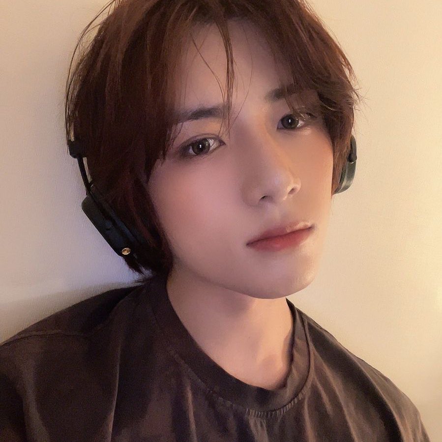 eclipziada's tweet photo. “ ¿Quién eras?  ”     —  Mini au

Donde Bg, coquetea con ese guapo chico de la veterinaria, al día siguiente, su melliza Mj de igual manera va.

O

Donde Yj, queda confundido con el parecido de los mellizos.

　　　• #yeongyu　　　⁺ https://t.co/OBBrCplojJ
