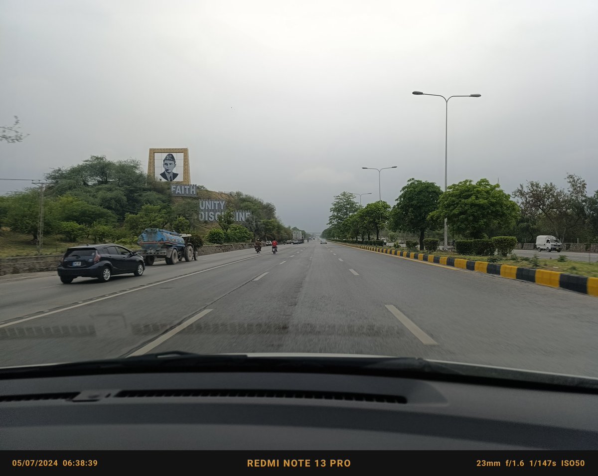 yasirpak's tweet photo. #SunRiseWithAdeel

Islamabad right now 😊 https://t.co/StNAcVIglg