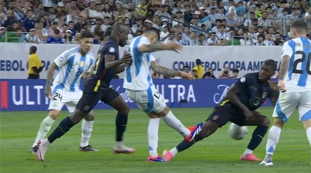 YulisRmcf's tweet photo. Argentina en la copa américa 🤣 https://t.co/OnBgqejOgy