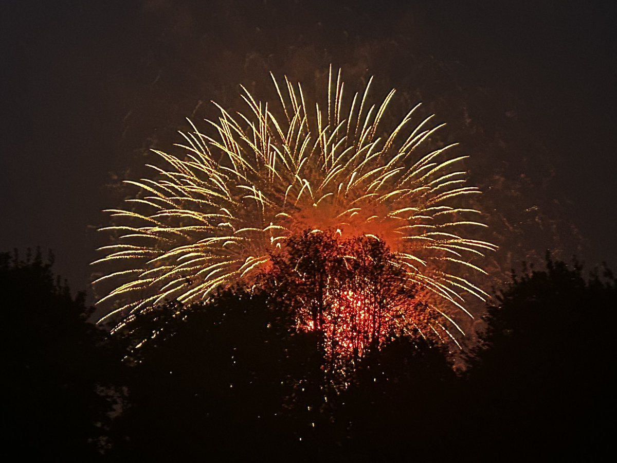 Kim and I celebrated Independence Day at the White House tonight and enjoyed the fireworks over the National Mall.