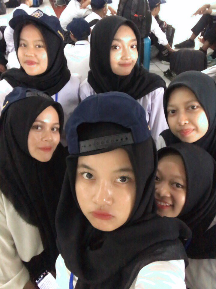 mahdalcna's tweet photo. ldk polinema gel 1 
mnyalaaaa rate 202002029022020/100
terharu bgt malem malem di surprise in ultah wokwowkwo https://t.co/D22cYFCMAA