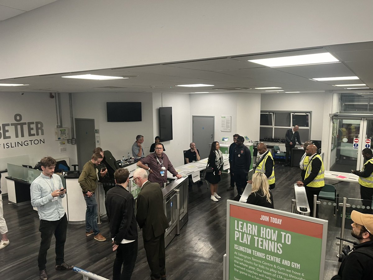 Slight pause in the suspense at Islington North as Jeremy Corbyn has to go to security to convince them that his son is his son and that he and his pals, one wearing a Palestine solidarity flag, should be let in. Five minutes later and they’re in.