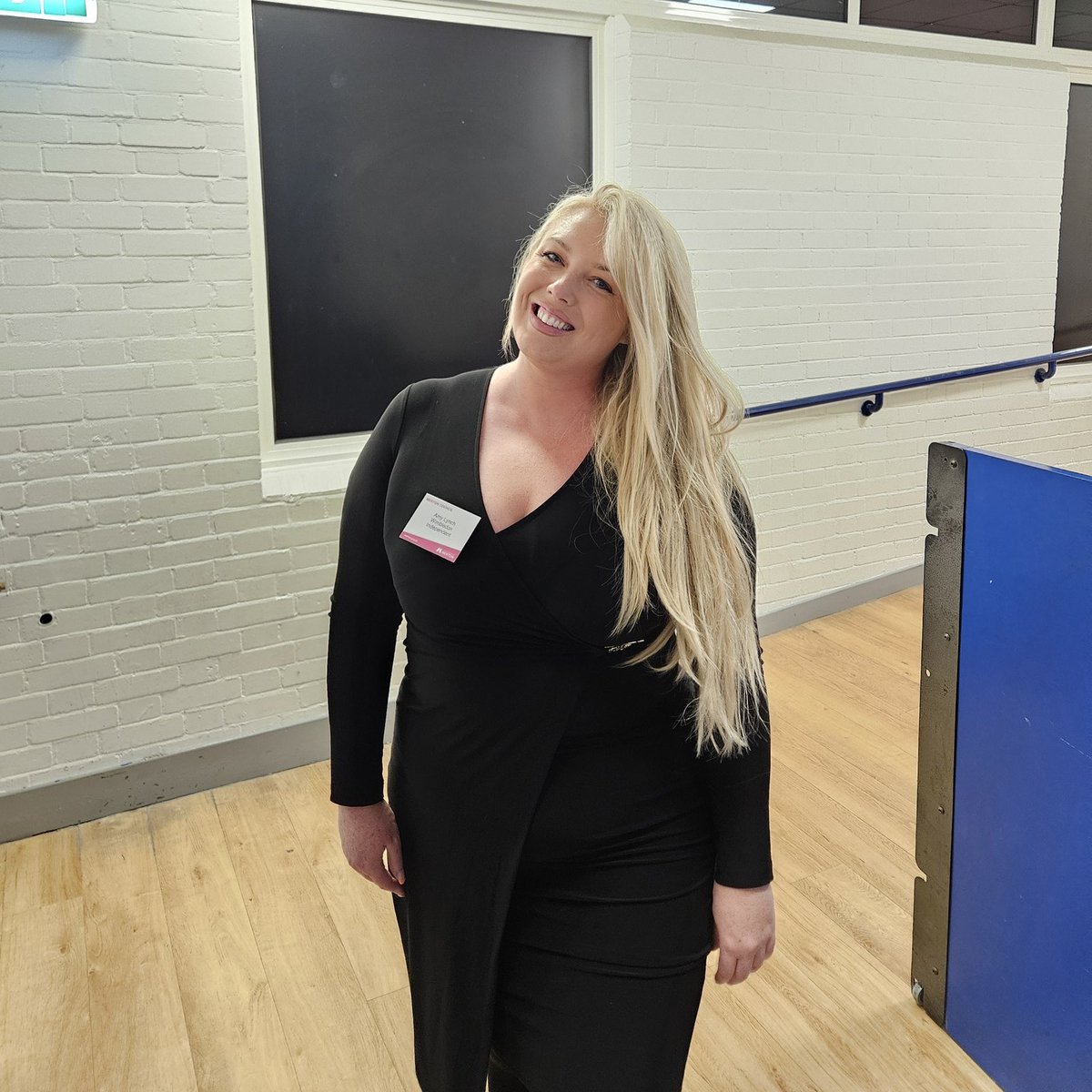 MertonTV's tweet photo. Another of the candidates at the #MertonElects count.
#Wimbledon Independent candidate @AmyLWimbledon
#MertonCount https://t.co/ub60vDadxs