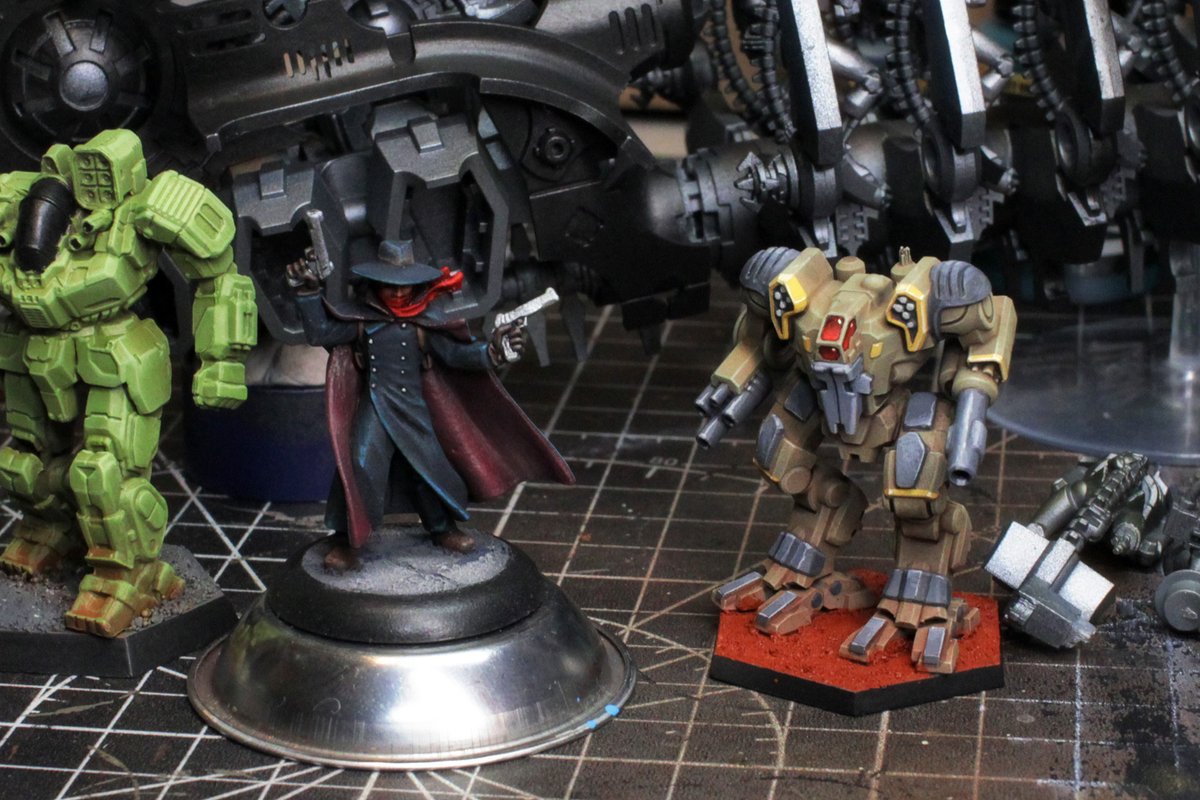 xenobond's tweet image. What's this, a 4 day weekend? Let's get some more paint down. #TheShadow #miniaturepainting #battletech #redline