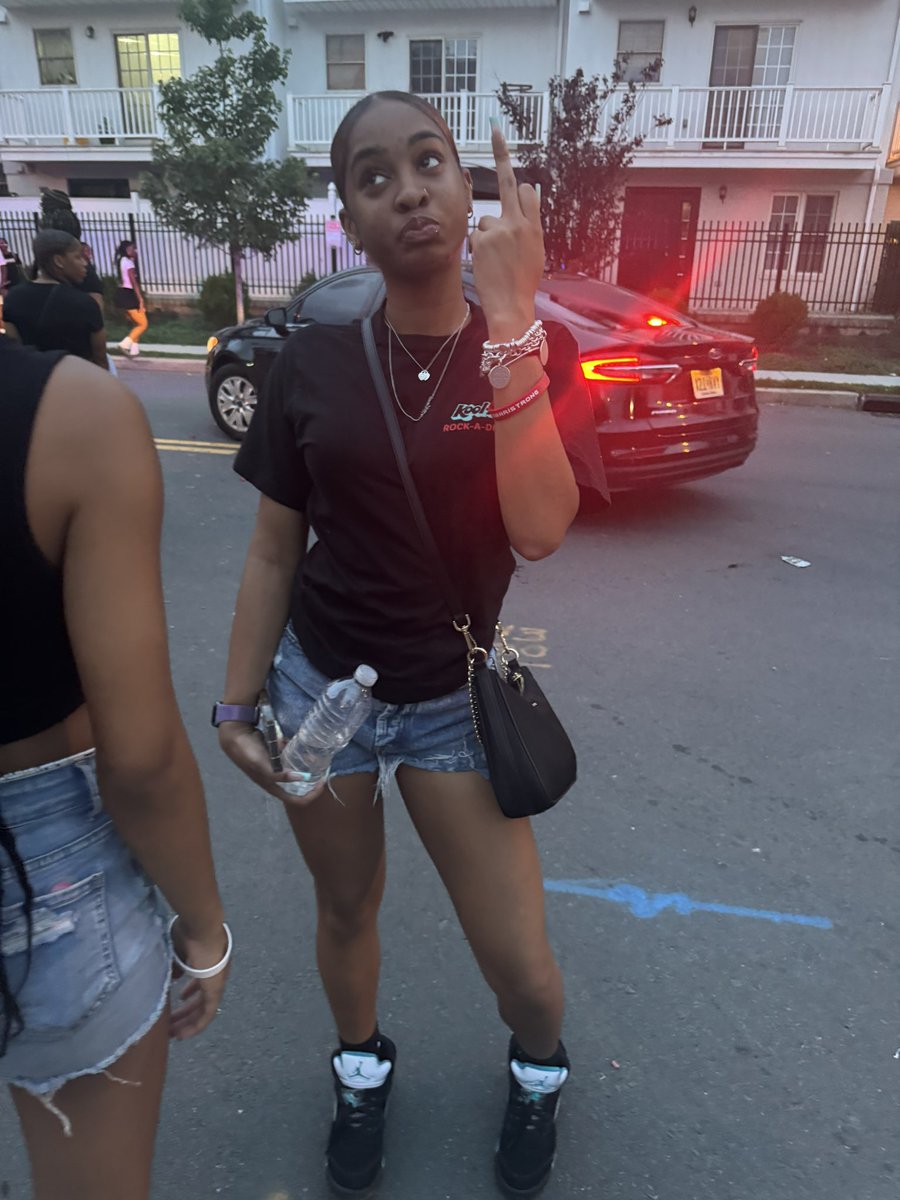 m46150n's tweet photo. happy 4th 😛 #outsidenotin https://t.co/qTg2VjES6N