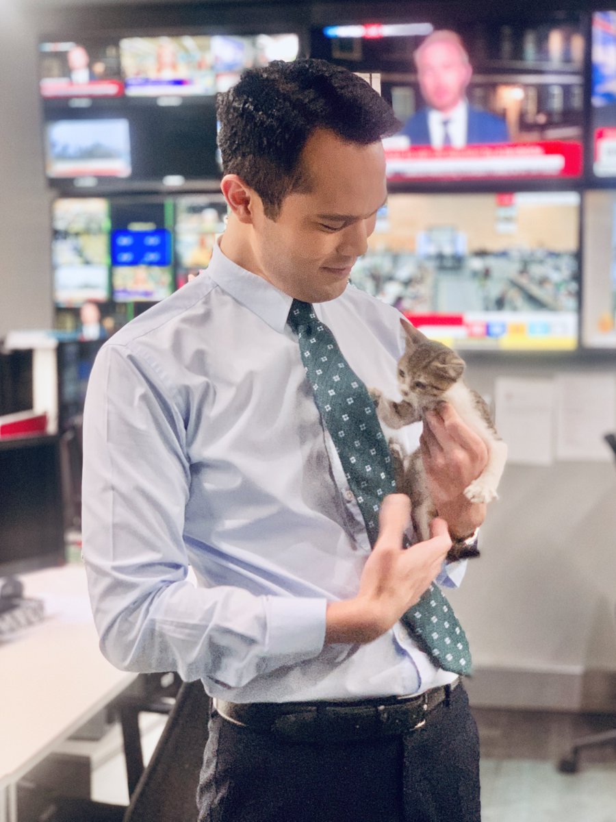 AuskarSurbakti's tweet photo. Join me (and our feline #psephologist!) as we take you through the results of an historic UK General Election 🗳️🇬🇧🐱 https://t.co/lbqNO7Pttn #GeneralElection2024 #ElectionNightLive @trtworld https://t.co/CBP9i7zwWh