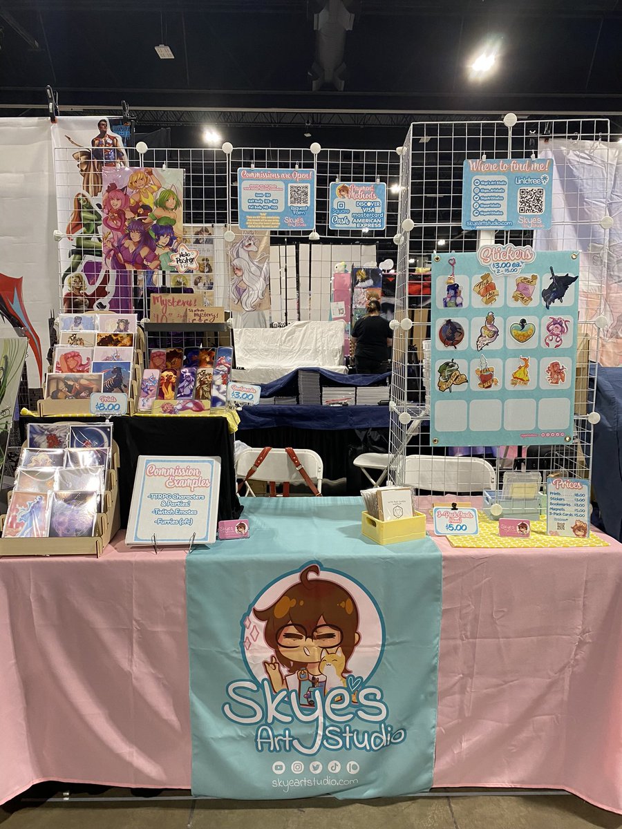 Day 1 was looong but we did it! I got some great feedback on my table too so I’ll be messing with the set up a bit tomorrow 💕