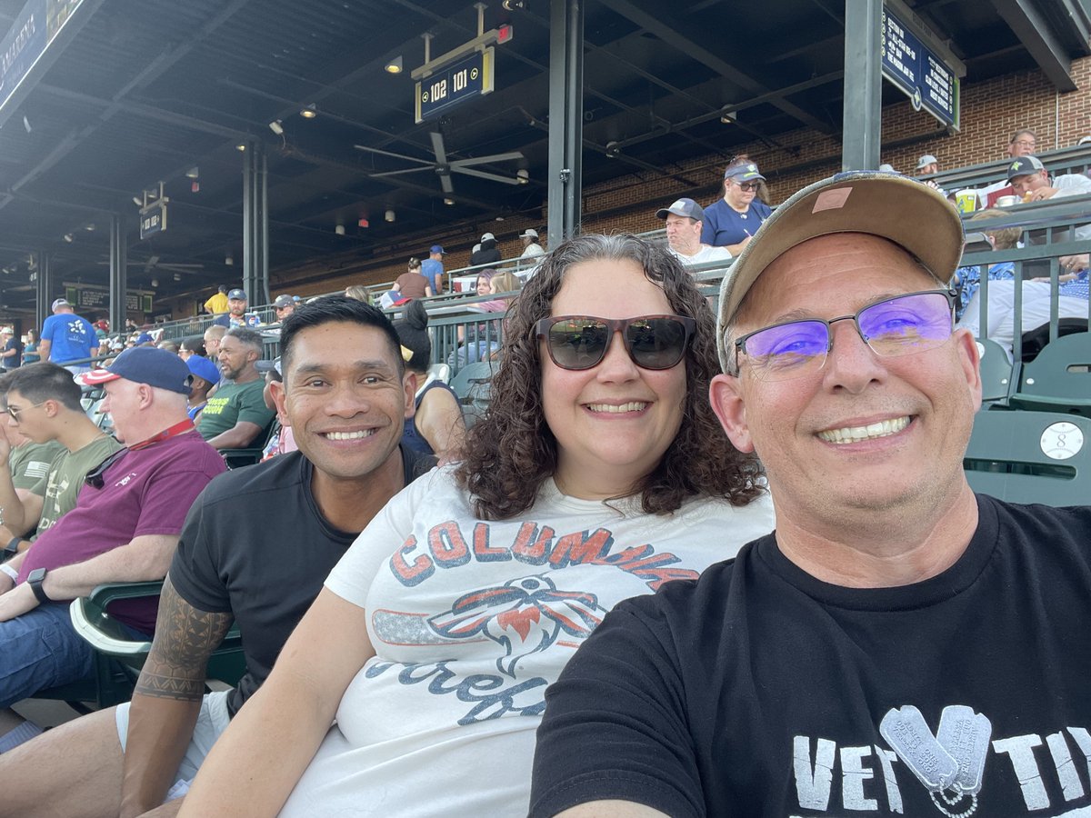 tastebudorgasm's tweet photo. Many thanks to @ColaFireflies and @Vettix for the tickets to see the Columbia Fireflies play the Augusta Green Jackets.  I was with my friends Clayton (an USAF Veteran and did a tour or two in Afghanistan) and his girlfriend Kate.  #vettix #veteransticket https://t.co/U0k549VTHz