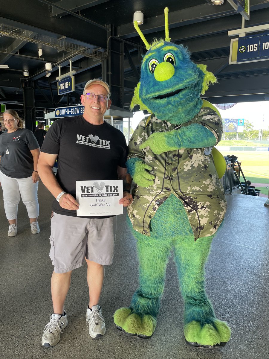 tastebudorgasm's tweet photo. Many thanks to @ColaFireflies and @Vettix for the tickets to see the Columbia Fireflies play the Augusta Green Jackets.  I was with my friends Clayton (an USAF Veteran and did a tour or two in Afghanistan) and his girlfriend Kate.  #vettix #veteransticket https://t.co/U0k549VTHz
