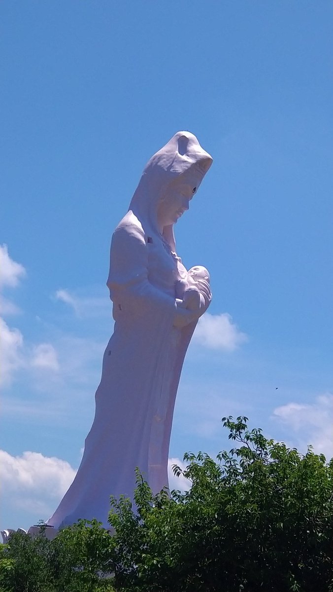 会津村 #桃色観音 ＃会津慈母大観音 完成後に、ようやく青空がバックに