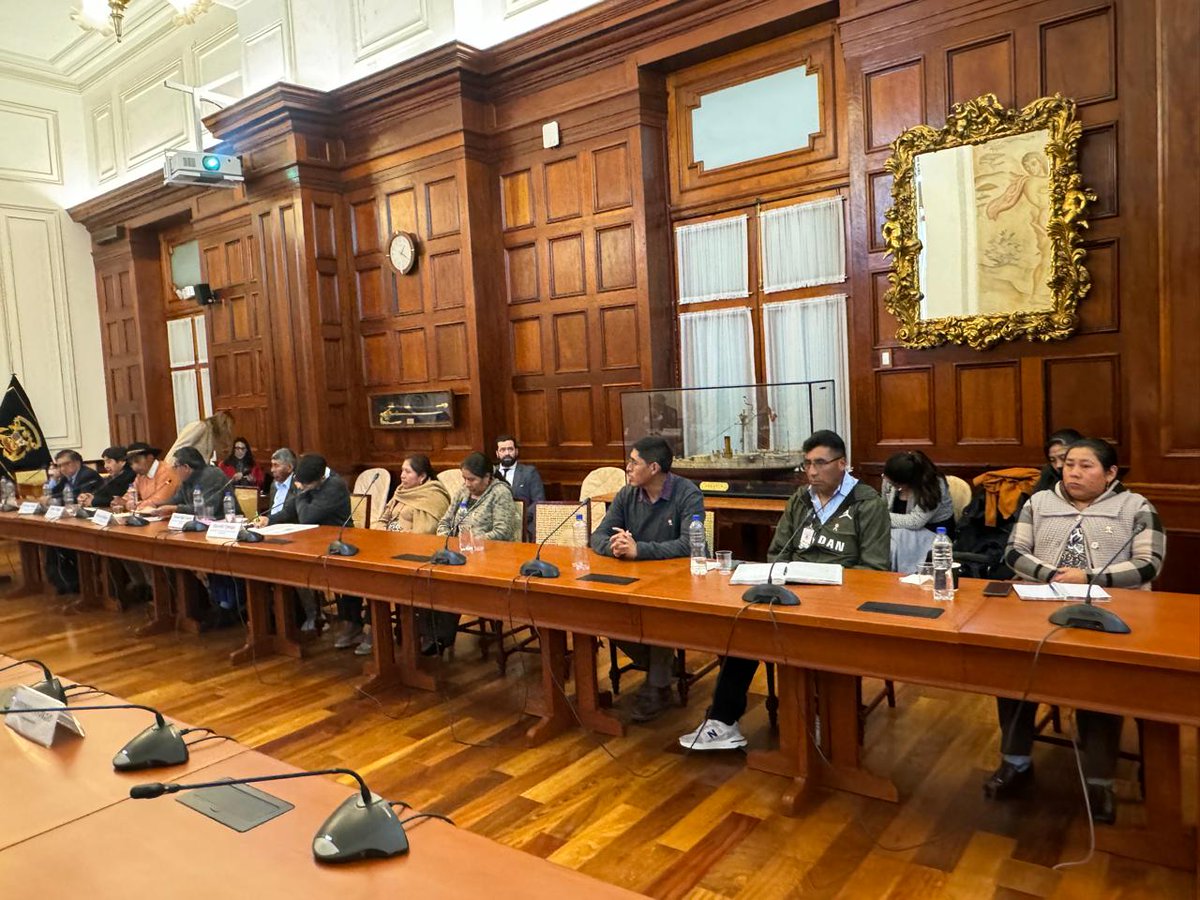 CarlosZeballosC's tweet photo. 🟥“𝗦𝗮𝗹𝘃𝗲𝗺𝗼𝘀 𝗮 𝗣𝘂𝗻𝗼” 🇵🇪
El evento se llevó a cabo con la finalidad de destacar la importancia del desarrollo económico y abordar las problemáticas que enfrenta nuestra región.
Sigamos trabajando de manera conjunta y articulada para impulsar el progreso de #Puno. 🤝 https://t.co/f3gSXUbUcw