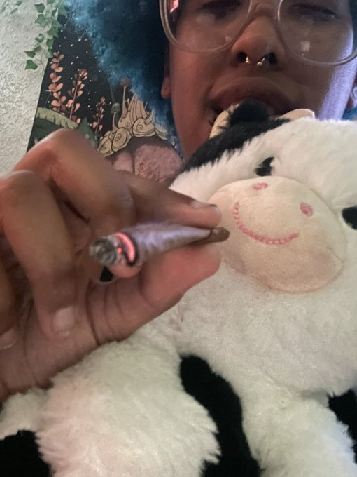 sharing is caring 🤭 https://t.co/OFwD9QKH7g