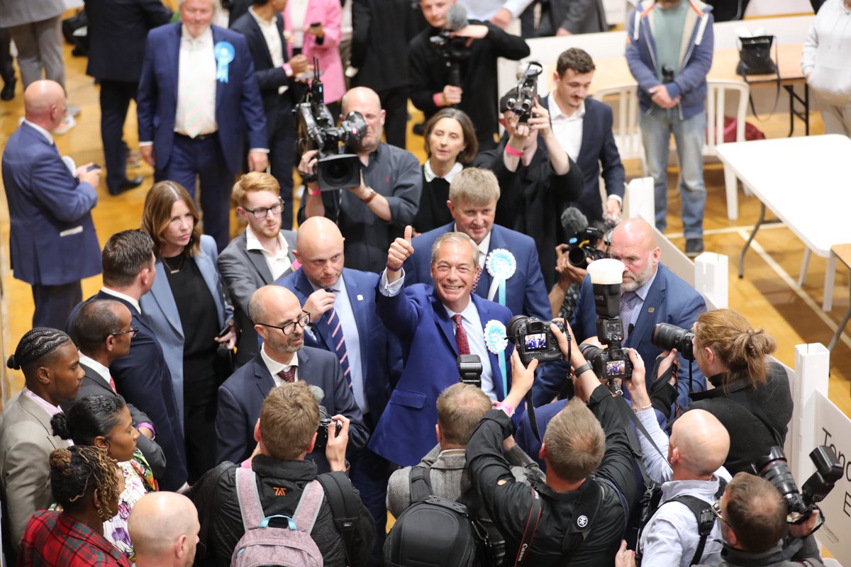 Nigel Farage in at Clacton for Reform UK <a href="/TheGazette/">The Gazette</a> ⁦<a href="/ClactonGazette/">Clacton Gazette</a>⁩