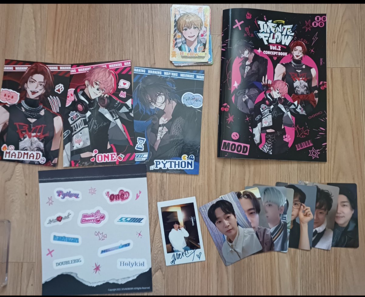 min62157246's tweet image. 인피닛플로우2 후기! 퀄 좋고 구성 알차고 성우님들 포카 얻을 수 있어서 햄복한 언박싱이었다... 1에 이어서 풀패키지로 했는데 만족.. 이대로 올멤버 다 모으기 도전! 포스터도 빳빳한 재질이라 종이가 말리던 그런게 없어서 넘넘 좋았다..  (1/2)
#인피닛플로우2