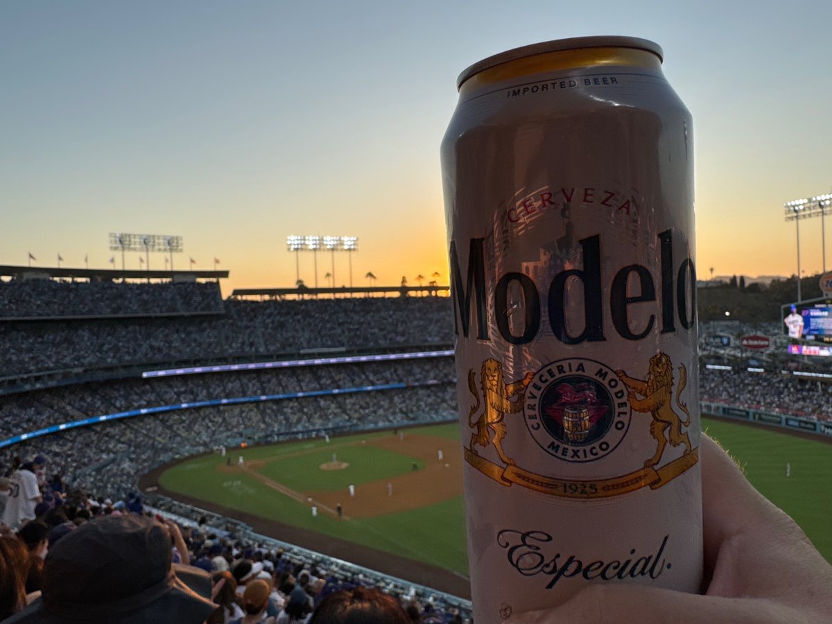 .<a href="/Dodgers/">Los Angeles Dodgers</a> gotta rally behind this sunset!!! #LetsGoDodgers