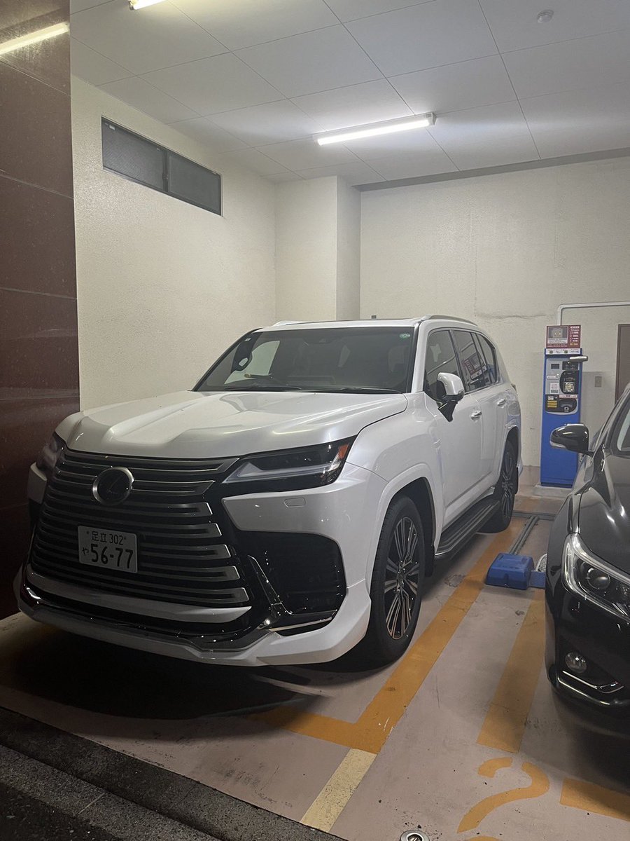 kanayan1919's tweet image. 【拡散希望】買って数ヶ月の父の車が盗まれました…すでに被害届は出しております。

①昨夜20時過ぎに下記駐車場に停める
②今朝5時に確認したところ盗難

周りの駐車場も見たが見つからない…

もし見かけた方いたら、教えていただけると嬉しいです。

#拡散希望　#盗難　#拡散ご協力をお願いします