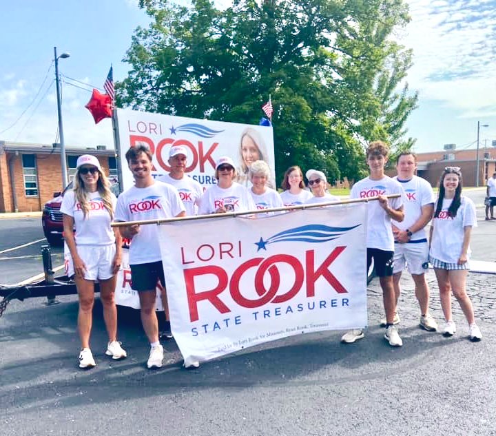 Lawmom3's tweet photo. Happy Independence Day from
#teamrook at the 145th Marshfield Independence Day Celebration 🇺🇸 https://t.co/N55TTNQMcH