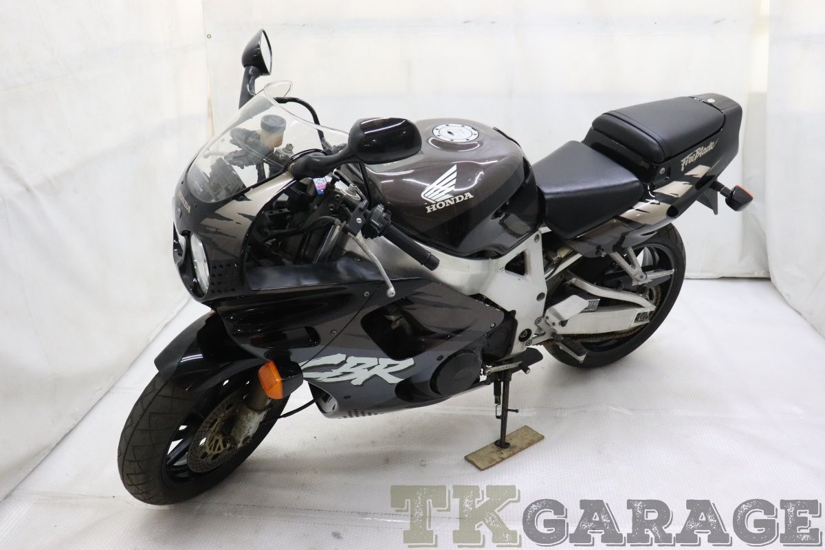 trustplanning32's tweet image. ◤ TKGARAGE 新着情報 ◢

🏍 CBR900RR  エンジン始動OK！ レストアベースに！ 

1600043
buff.ly/4cR24Dt

▸TKGARAGE出品一覧はこちら
buff.ly/45FQDLt

#TKGARAGE #SC28 #バイク #トラスト企画