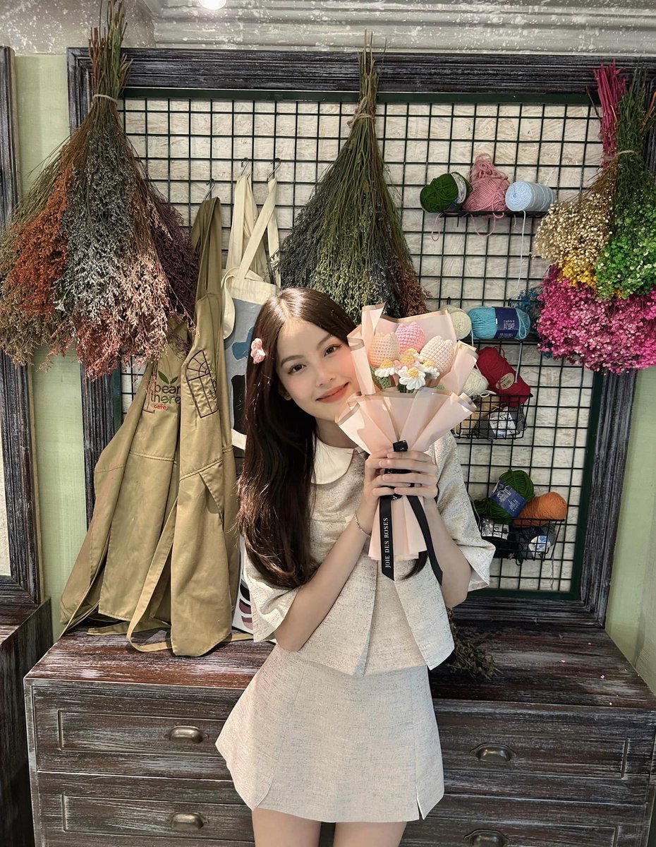 BeZaHan2k's tweet photo. Hôm nay em thích Kiều nữ cao bồi đầy mê hoặc https://t.co/4zz20i0YAU
