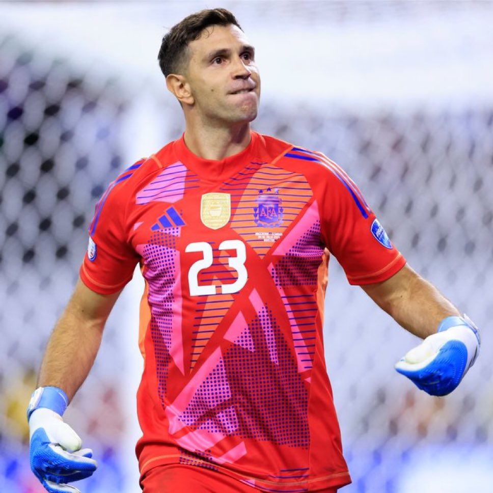 EL MEJOR ARQUERO DEL MUNDO.

LE DUELA A QUIEN LE DUELA. 🇦🇷